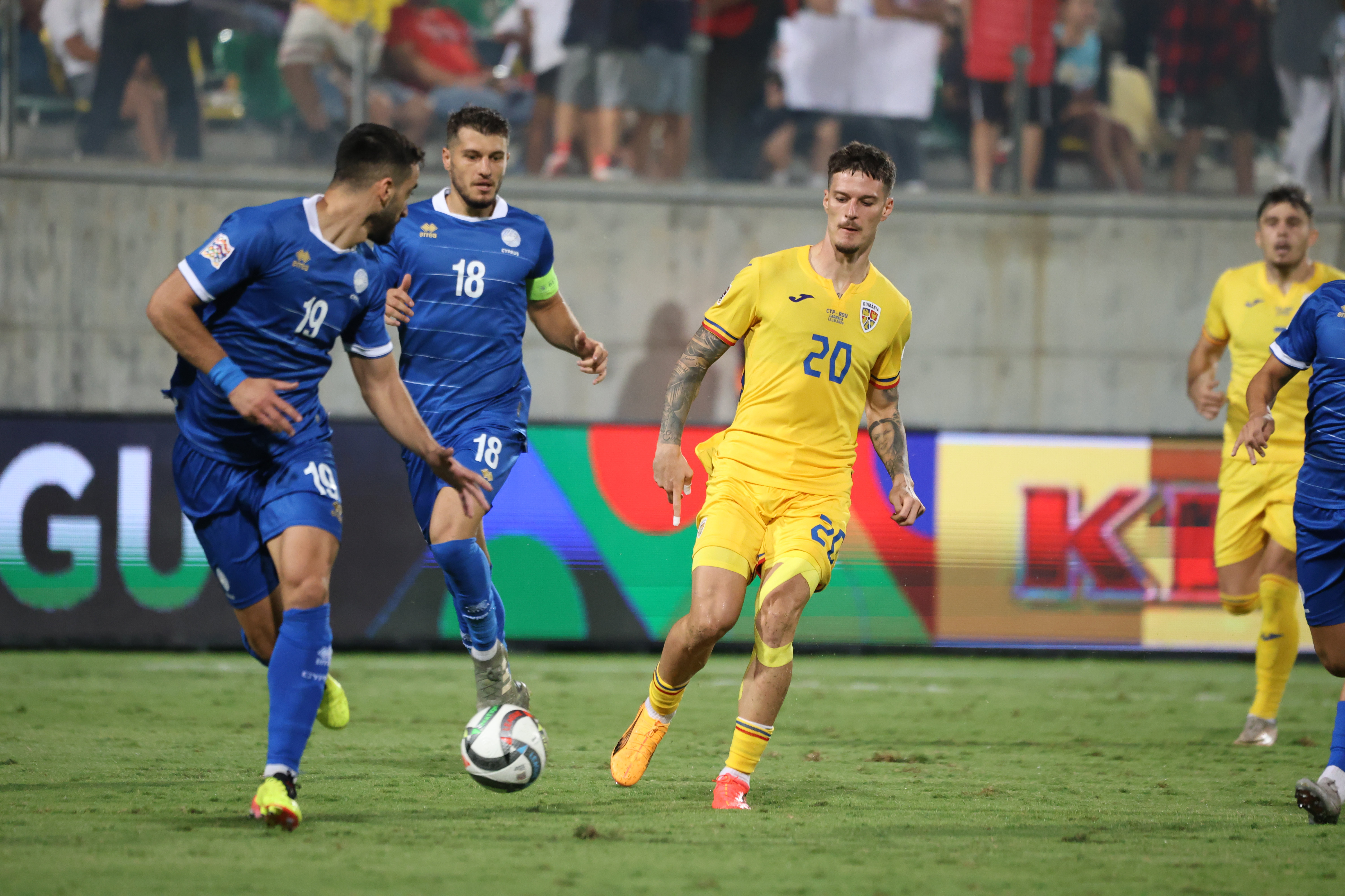 Dennis Man: Da, e cel mai bun an din carieră! Ce carte a jucat &icirc;n meciul cu Cipru și ce i-a cerut lui Drăgușin